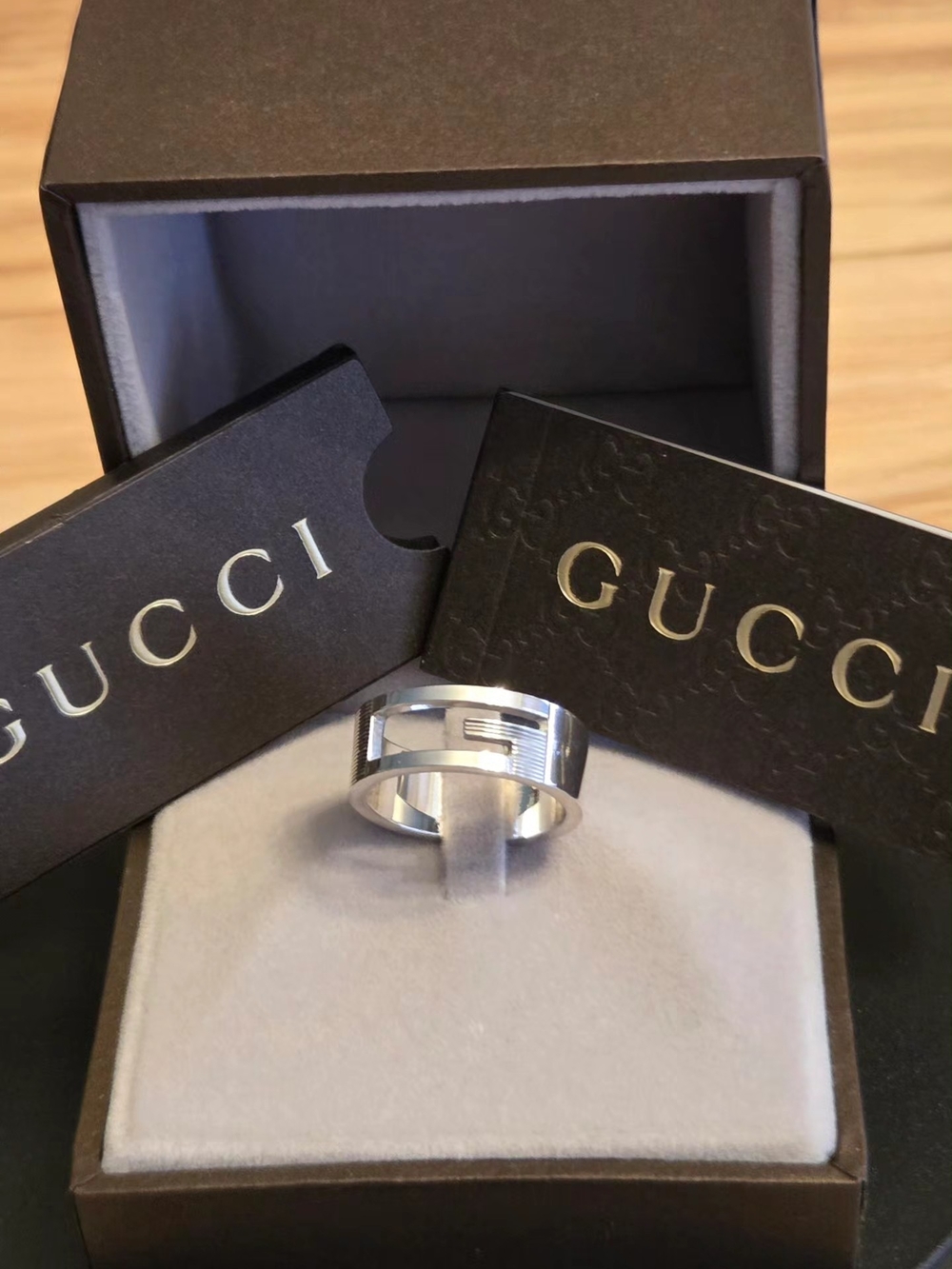Gucci Silver Unisex G Band Ring